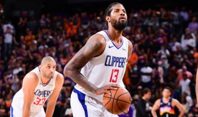 开云kaiyun首页-两罚不中遭绝杀 逆转仅咫尺之遥却被乔治亲手葬送