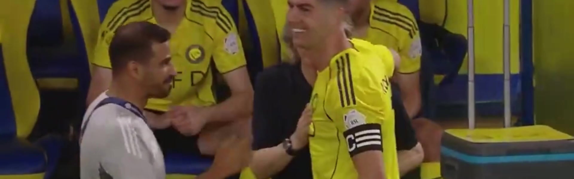 开云kaiyun平台-利雅得胜利主帅询问C罗是否愿意被换下，C罗点头同意