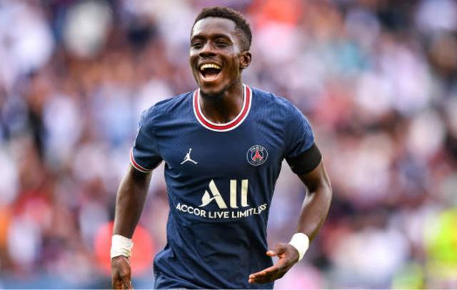 1640310702770032112.jpg Pochettino-sings-Gueyes-praise-after-PSG-goal-against-Clermont.jpg